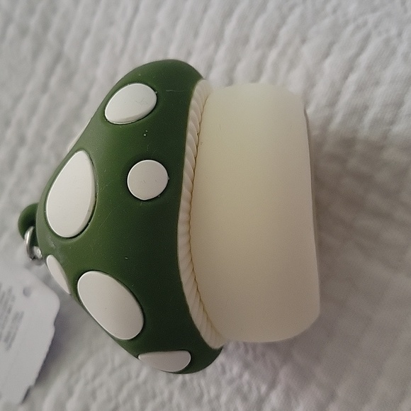 Bath and Body Works Mushroom Pocketbac Hand Sanitizer Holder - Picture 3 of 5